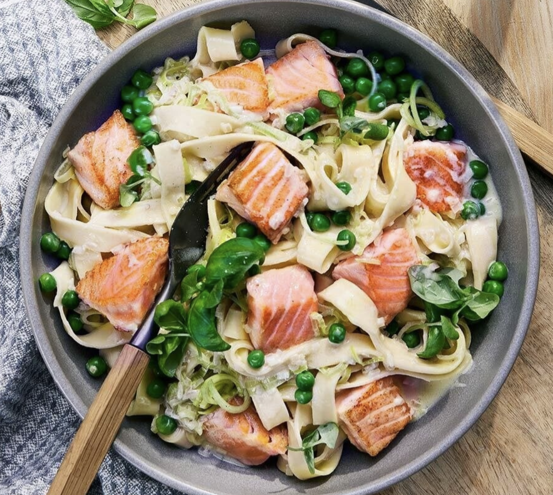 Kremet tagliatelle med laks